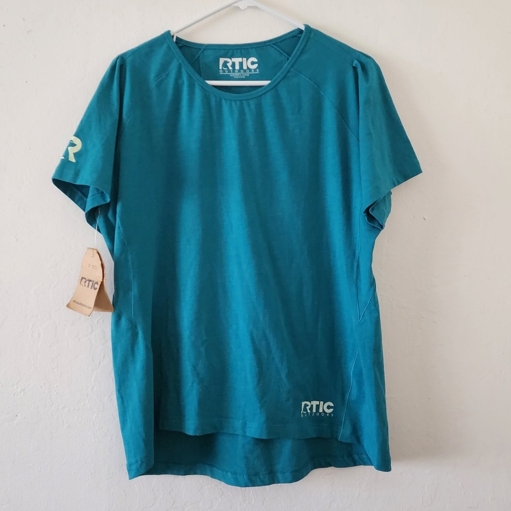 RTIC Oudoor Women's T-shirt Size L NWT